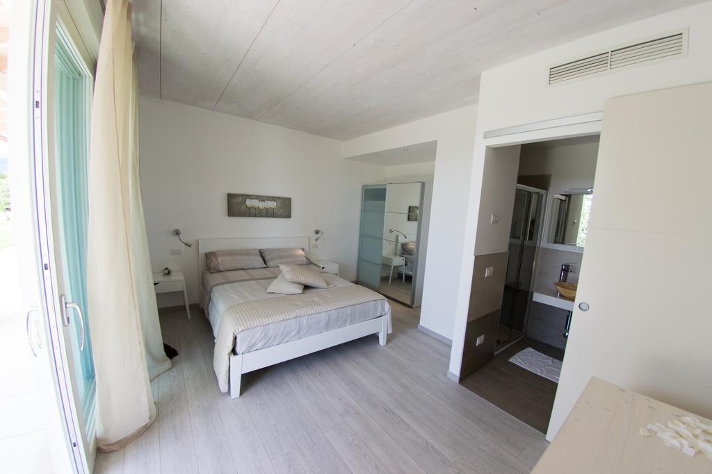 פסקנטינה Agriturismo La Torretta חדר תמונה